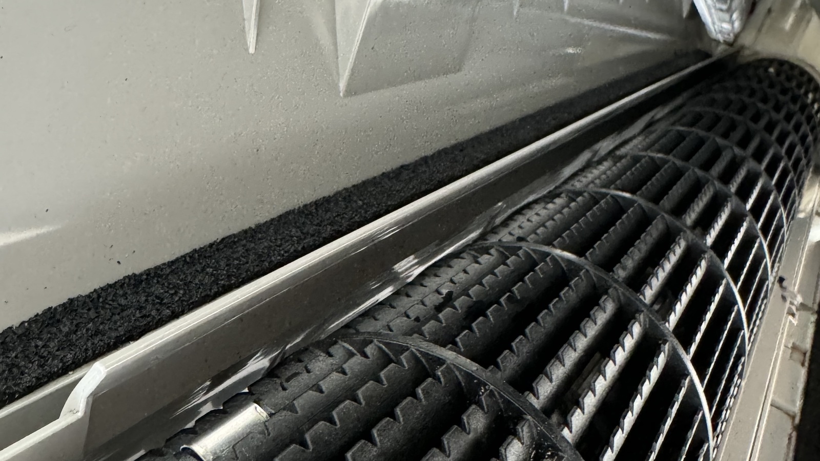 Binnenzijde airconditioner tijdens onderhoud